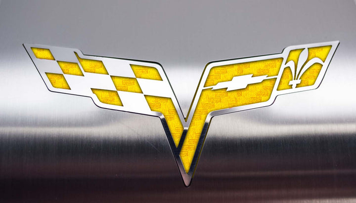ACC 043122 Yellow carbon-fiber-look vinyl inlay detail on C6 Corvette crossed-flags alternator cover
