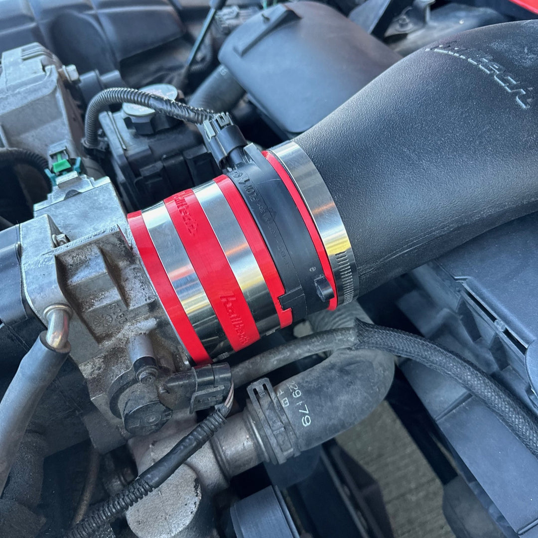 Halltech Venom V2024 intake installed front view on 2001–2004 C5 Corvette LS1 engine bay