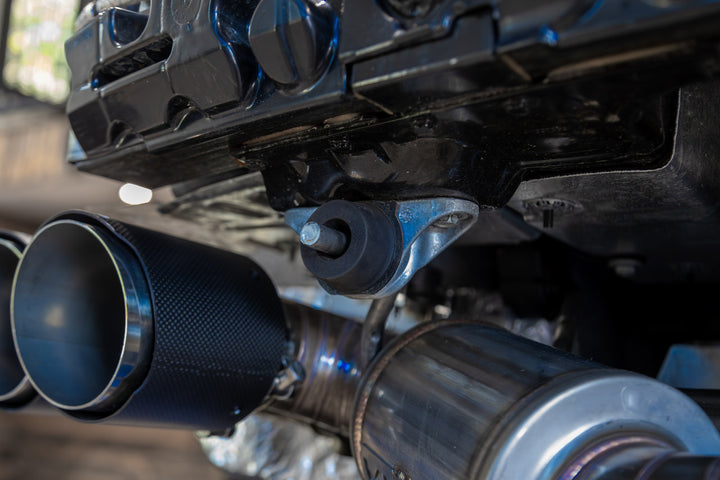 C8 Corvette Stingray MBRP 4.5-inch carbon-fiber exhaust tips installed