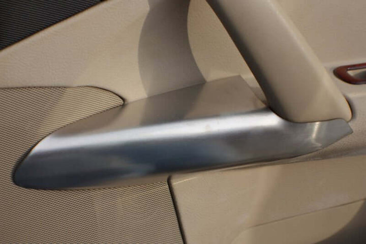 041024 C6 Corvette Knee Guards for the Grand sport and z06