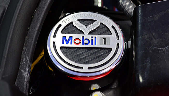 Corvette Mobil 1 Oil Cap